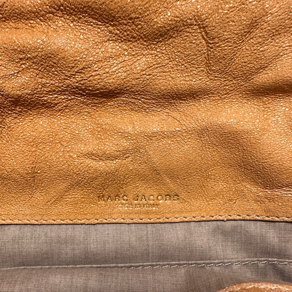 Marc Jacobs tan and gold quilted leather clutch - Picture 12 of 14